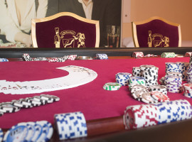 assets/images/activities/uebernachtung-im-pokerzimmer-in-ostbevern-raum-muenster/1280_0002_Pokerzimmer3-270x200x90.jpg