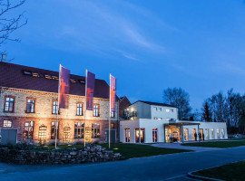 assets/images/activities/uebernachtung-im-pokerzimmer-in-ostbevern-raum-muenster/dir-hot-4-270x200x90.jpg