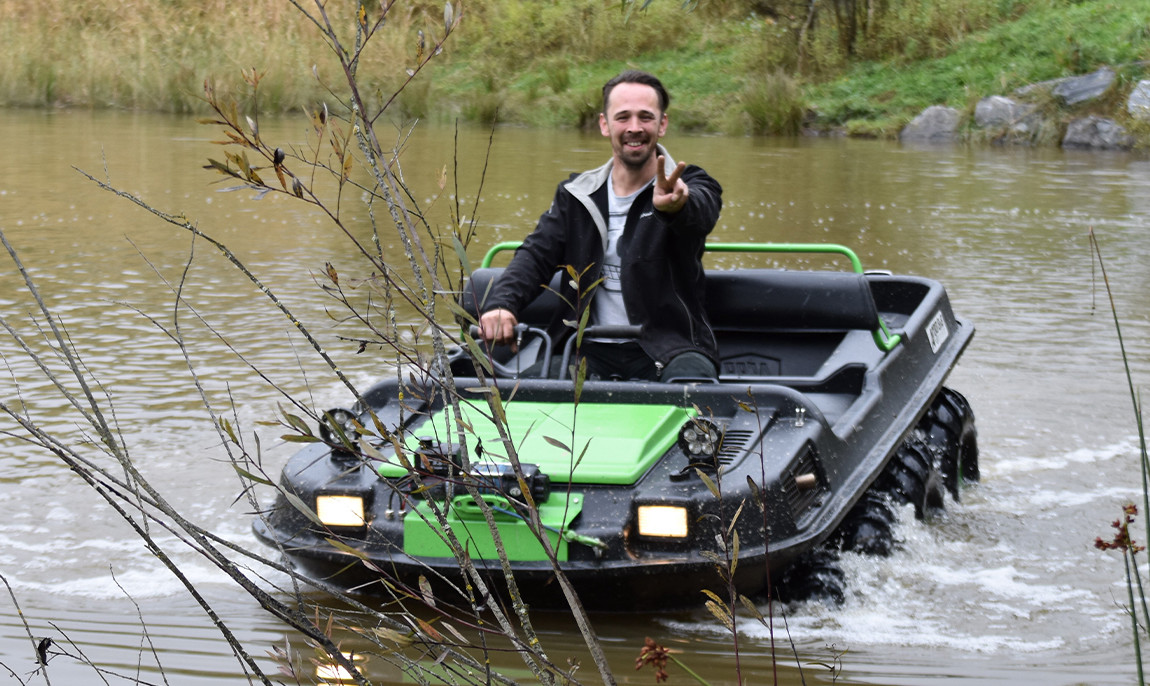 assets/images/activities/voitsberg-oesterreich-60-min-argo-8x8-amphibienfahrzeug-offroad-selber-fahren/offroad-kraw-2-1150x686x90.jpg