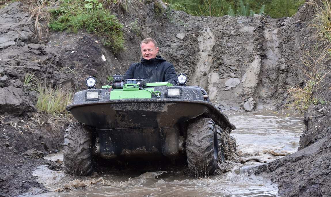 assets/images/activities/voitsberg-oesterreich-60-min-argo-8x8-amphibienfahrzeug-offroad-selber-fahren/offroad-kraw-3-1150x686x90.jpg