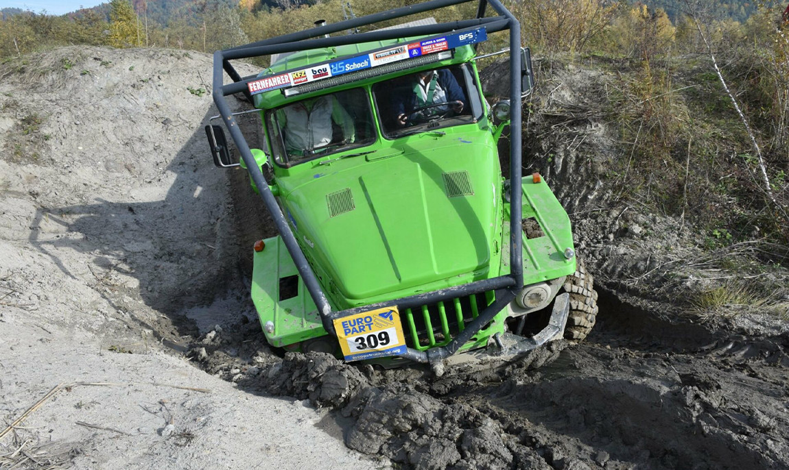 assets/images/activities/voitsberg-oesterreich-60-min-ural-6x6-truck-offroad-selber-fahren/offroad-kraw-19-1150x686x90.jpg