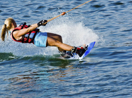 assets/images/activities/wakeboard-fahren-auf-der-mosel-in-poelich-raum-trier/1280_0005_Fotolia_9051815_Subscription_L-270x200x90.jpg