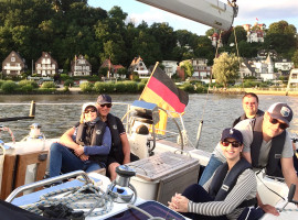 assets/images/activities/wedel-segeltoern-vor-die-tore-hamburgs/Elb-Tore-6-270x200x90.jpg
