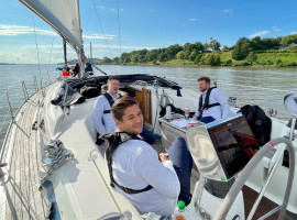 assets/images/activities/wedel-segeltoern-vor-die-tore-hamburgs/Elb-Tore-7-270x200x90.jpg