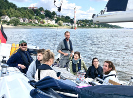 assets/images/activities/wedel-segeltoern-vor-die-tore-hamburgs/Elb-Tore-8-270x200x90.jpg