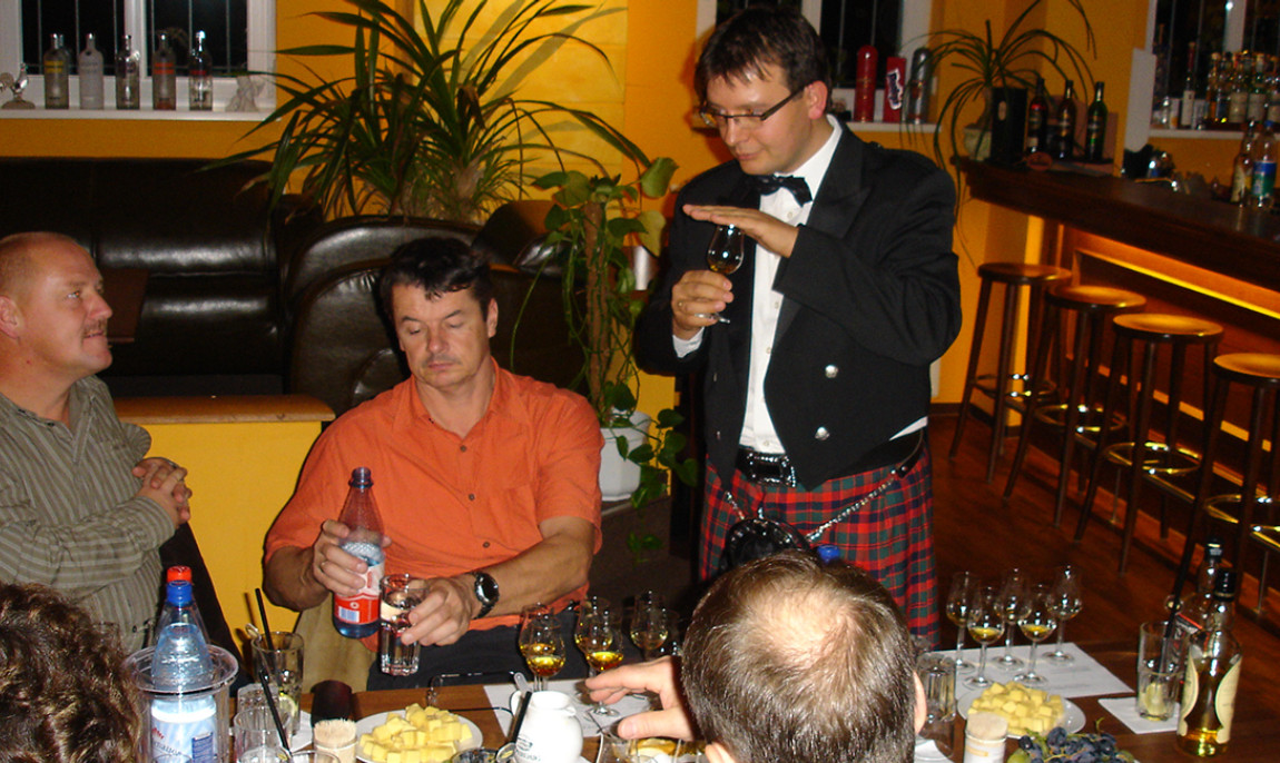 assets/images/activities/whisky-tasting-floeha/1280_0006_2007-11-10%2021.19.57-1150x686x90.jpg