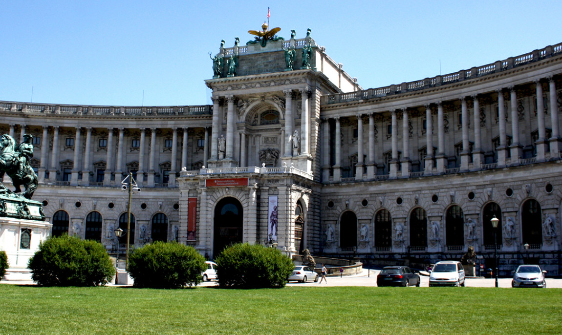assets/images/activities/wien-schnitzel-jagd/1280_0002_Nationalbibliothek_1-1150x686x90.jpg