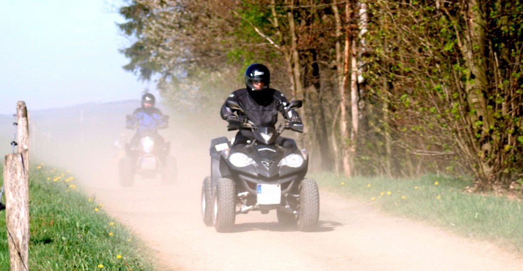 Quad fahren im Winter in Morsbach bei Gummersbach Abwechslung auf vier Rädern