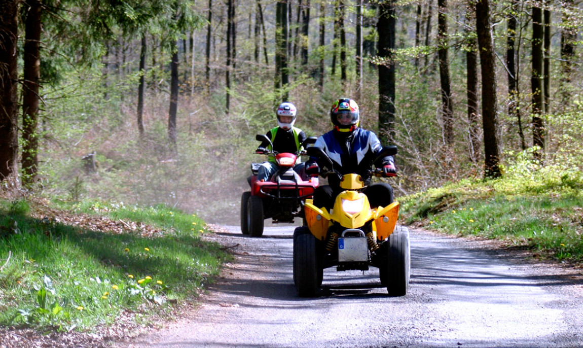 Quad fahren im Winter in Morsbach bei Gummersbach Abwechslung auf vier Rädern