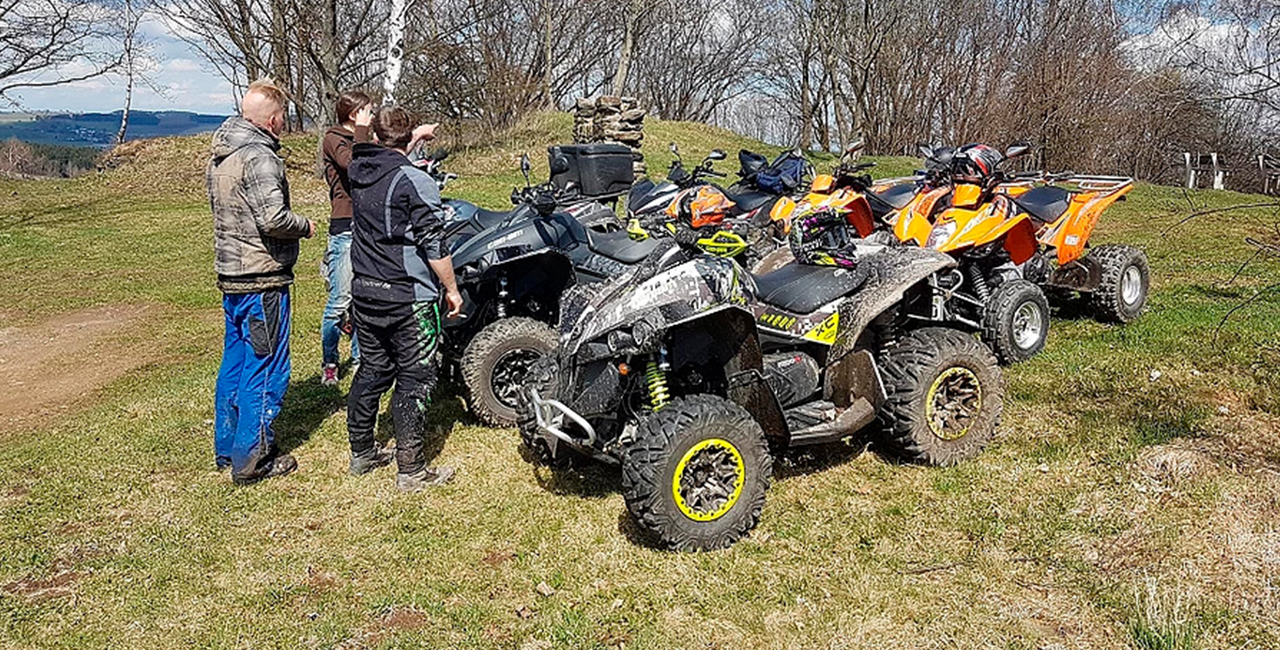 2,5 Std. Quad `Mondschein` Tour in Wolkenstein 2,5 Std. Quad `Mondschein` Tour in Wolkenstein