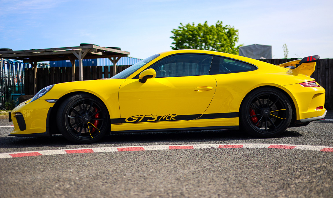 assets/images/activities/zandvoort-2-runden-porsche-gt3-mr-selber-fahren/Porsche%20GT3-12-1150x686x90.jpg