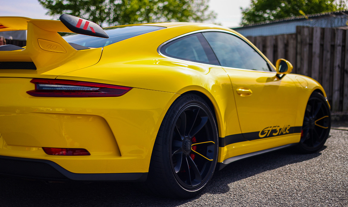 assets/images/activities/zandvoort-2-runden-porsche-gt3-mr-selber-fahren/Porsche%20GT3-3-1150x686x90.jpg