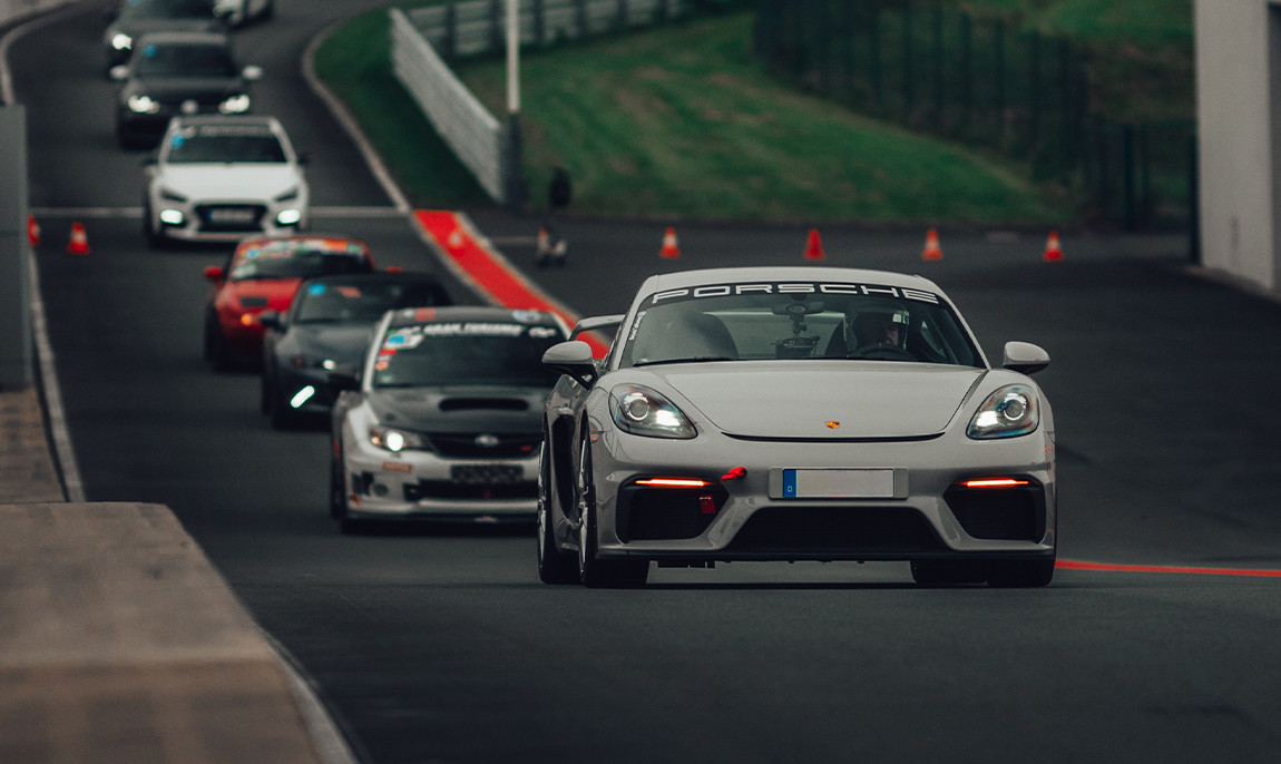 6 Runden Porsche 718 Cayman GT4 MR selber fahren auf dem Circuit Park Zandvoort