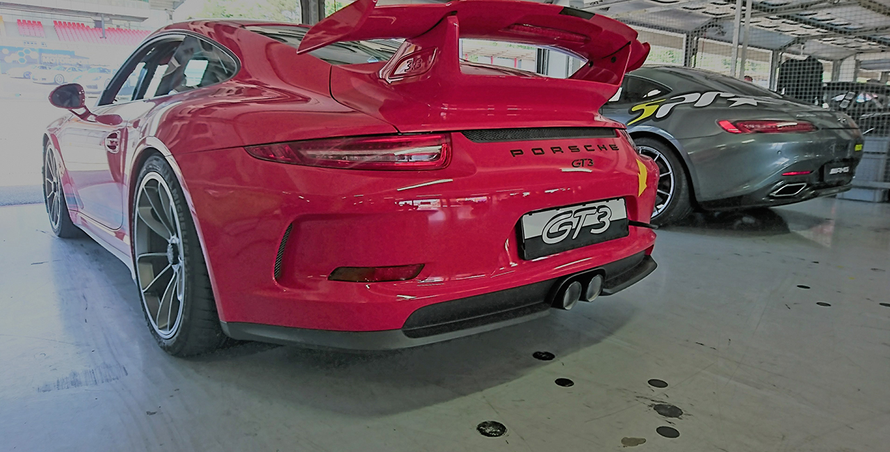 Porsche vs. Mercedes Renntaxi in Zandvoort Porsche vs. Mercedes Renntaxi in Zandvoort